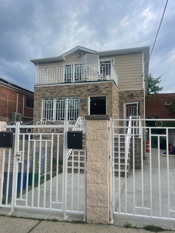 Photo - 1754 Hammersley Ave