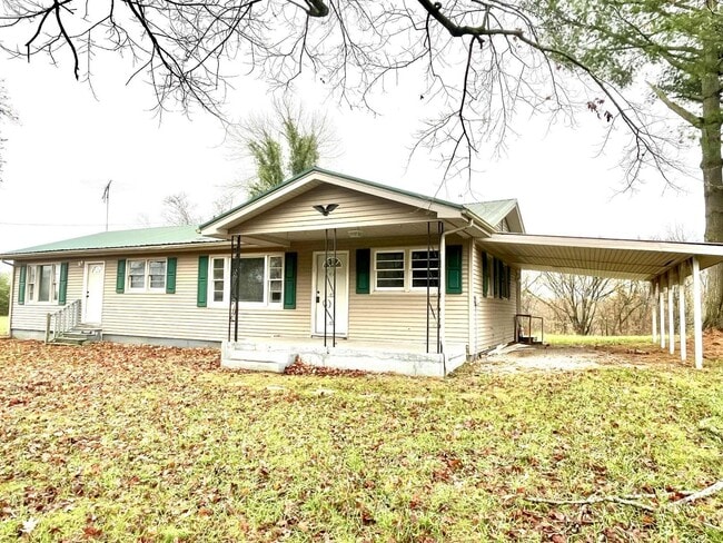 Building Photo - Charming Country Living!
