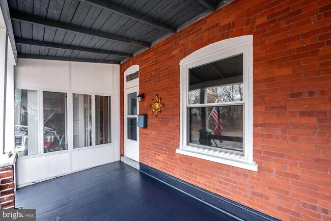 Photo - 220 Railroad Ave