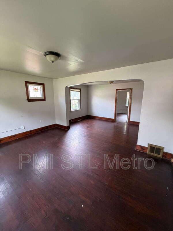 Photo - 5336 Fletcher St