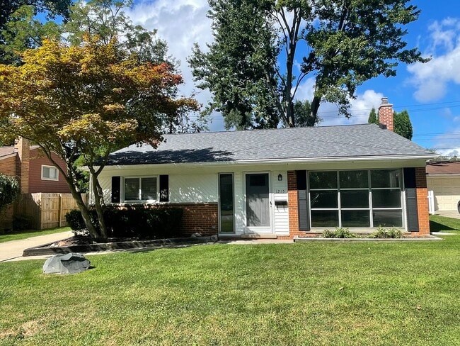 Building Photo - Just Listed! Rochester 3-Bedroom, 1.5 Bath... Rental