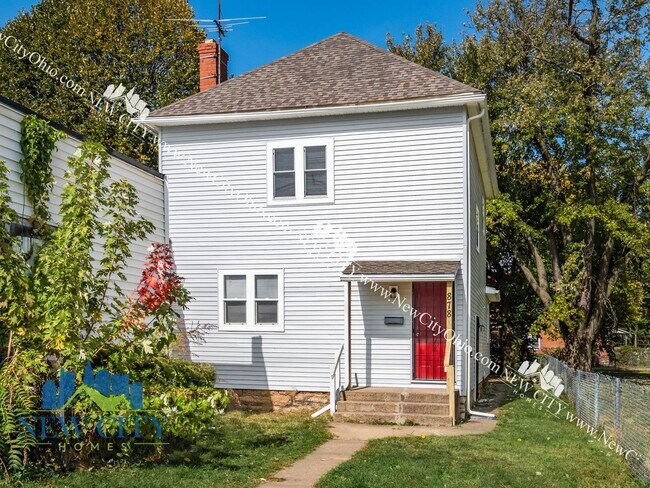 Building Photo - 753 1/2-878-872 Sullivant Ave Unit 878 1/2 (Front)