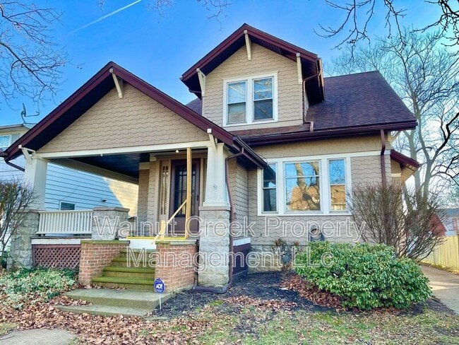 Photo - 1041 W 10th St Unit 3