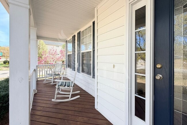 Photo - 101 Scotlow Way