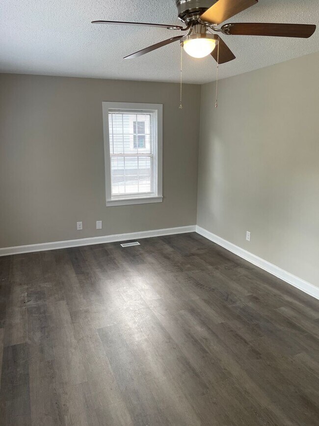 Photo - 1710 Gray Ave NE