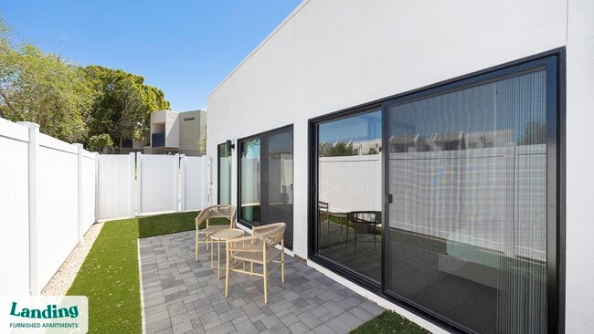 Photo - 2121 W Butler Dr Unidad 48