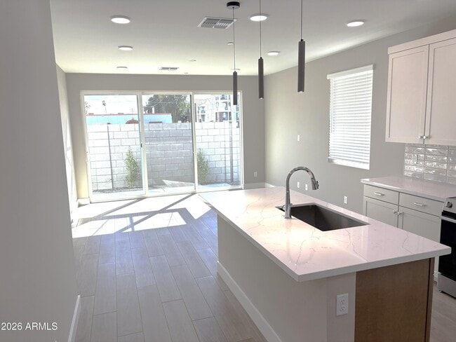 Photo - 1009 E Pasadena Ave