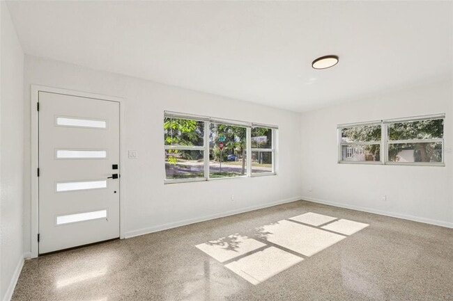 Photo - 1601 Triangle Ave