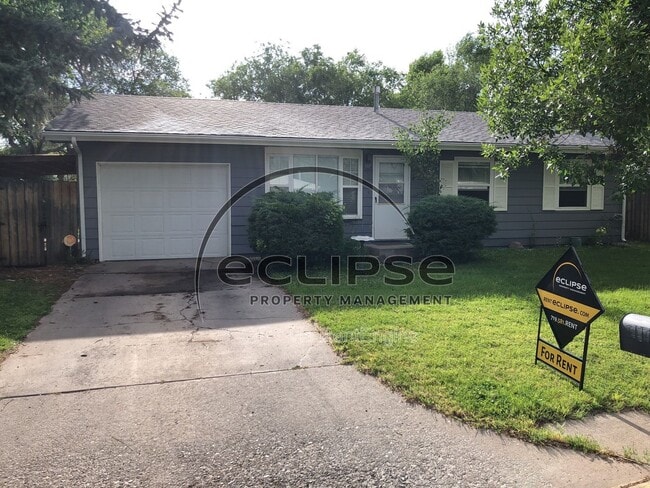 Building Photo - 717 Lee Dr