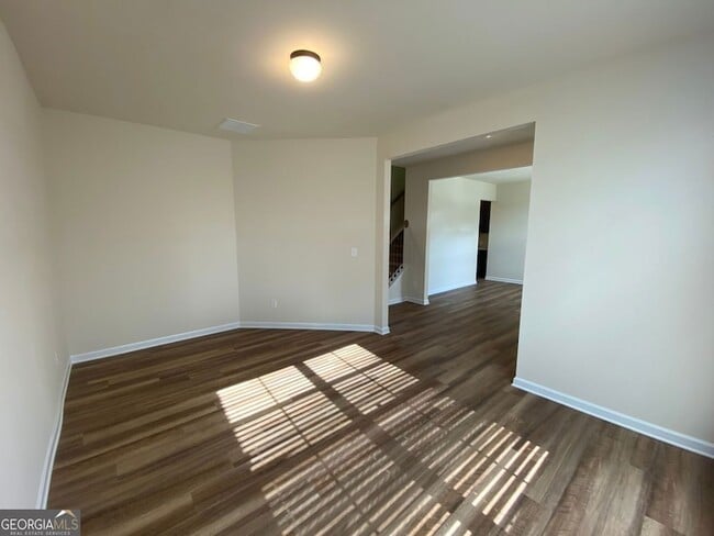 Photo - 5595 Mirror Lake Dr