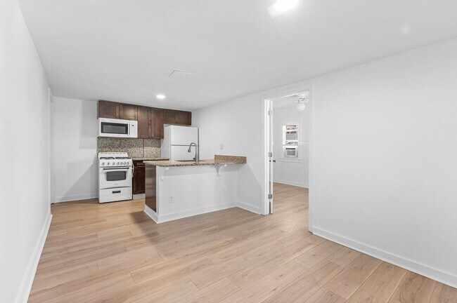 Photo - 4561 Lake Ave Unidad 9