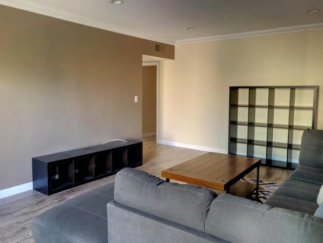 Photo - Beautifully updated house in Burbank Blvd is now available for rent