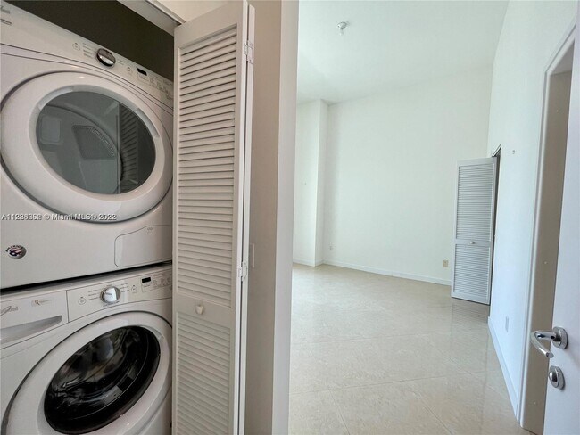 Photo - 300 S BISCAYNE Unit T-1707