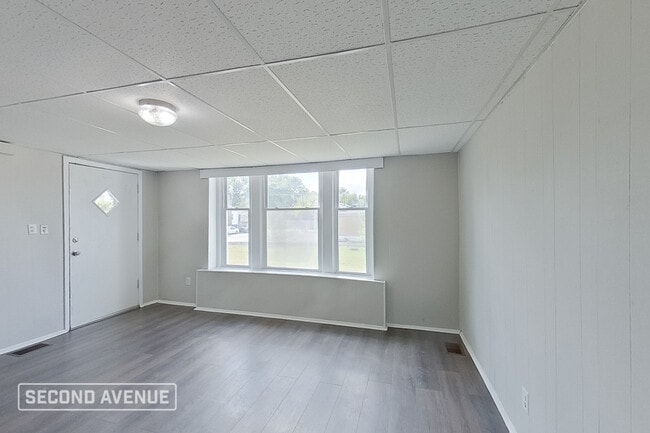 Photo - 122 S Longworth Ave