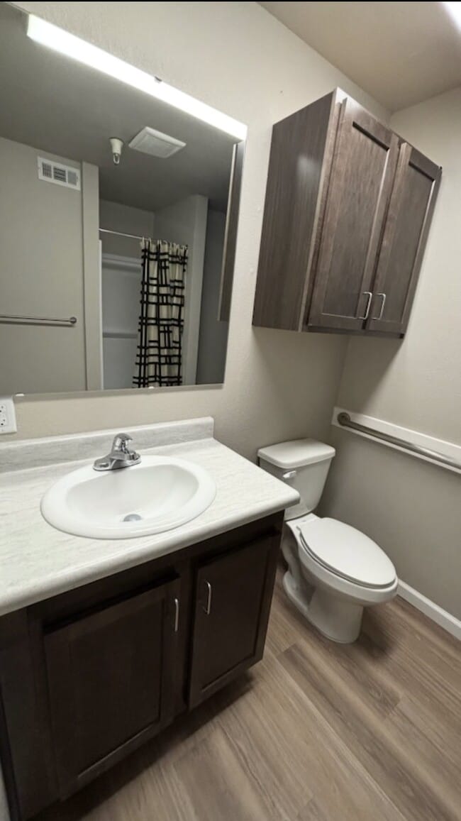 Photo - 701 Lewark St Unit 1A7