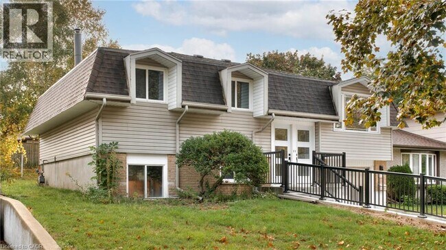Photo - 170 Wheatfield Crescent