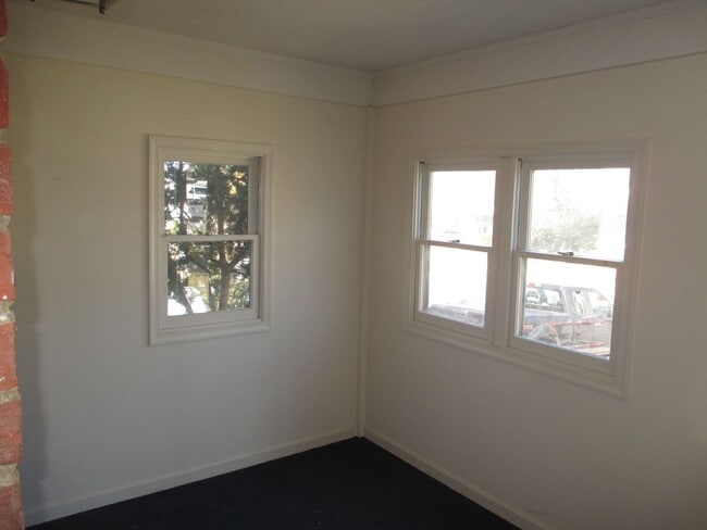 Photo - Semi-Deteched Near Hunington Metro!!