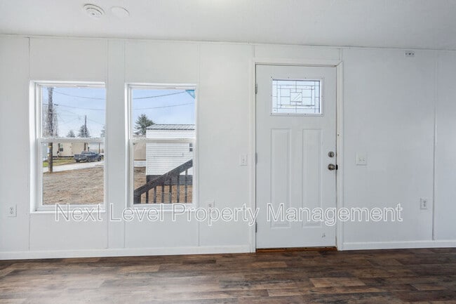 Photo - 111 S Cedar Dr