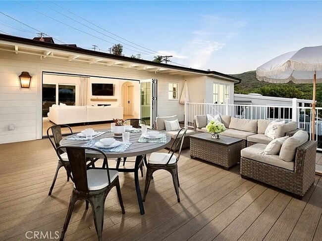 Building Photo - 1445 Bluebird Canyon Dr