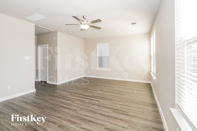 Photo - 309 N Centro Cir