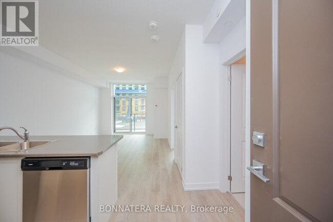 Photo - 450 Dundas St E Unit 223