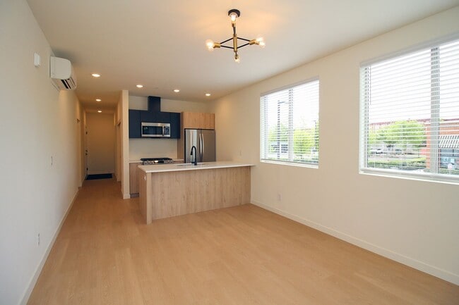 Photo - 7530 N Richmond Ave Unit 203