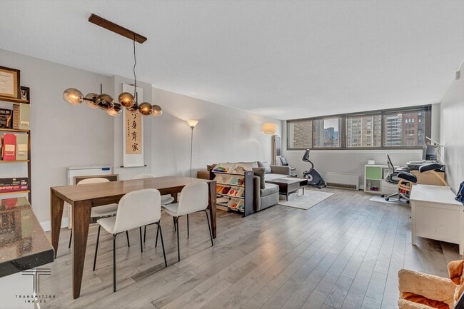 Photo - 30 E Division St Unit 7E