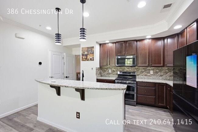 Photo - 386 Chessington Dr