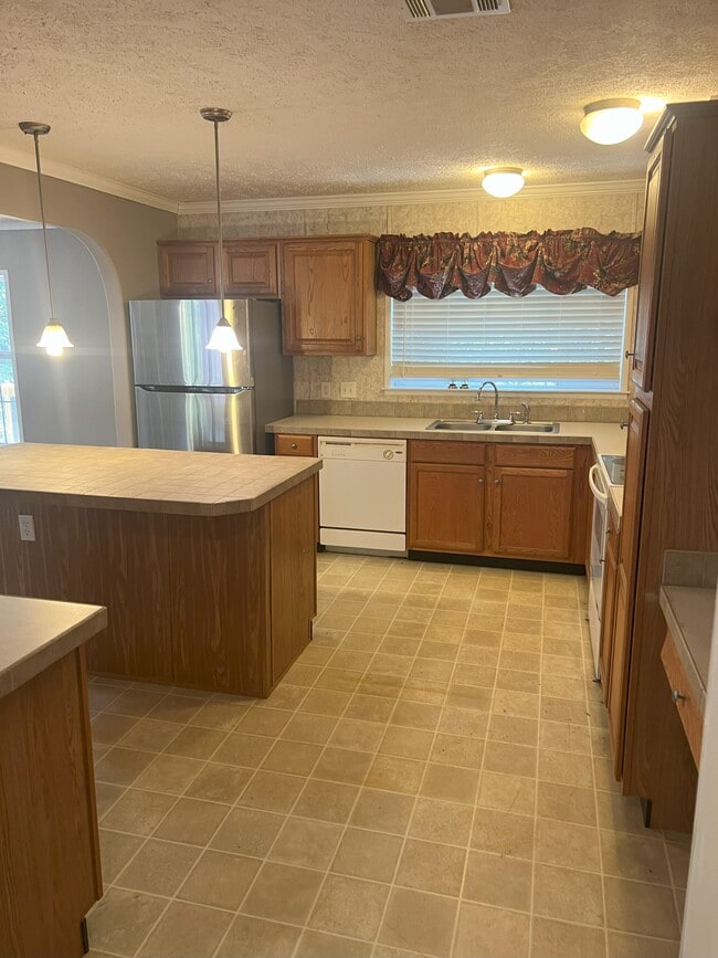 Photo - 489 Windwood Dr