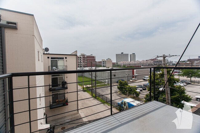 Photo - 1808 S Michigan Ave Unit 22