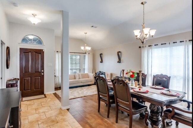 Photo - 1105 Jake Cir