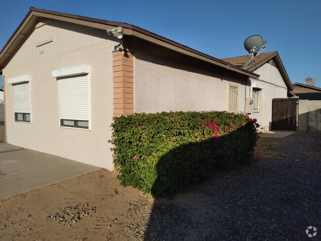 Building Photo - 6101 W McKinley St Rental