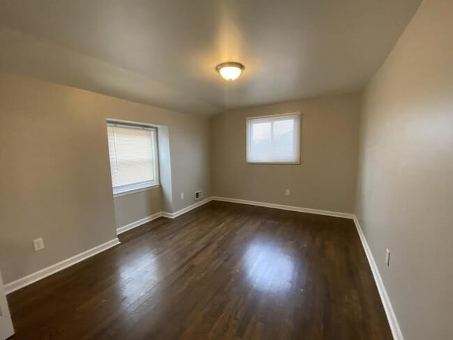 5674 Leiden Rd