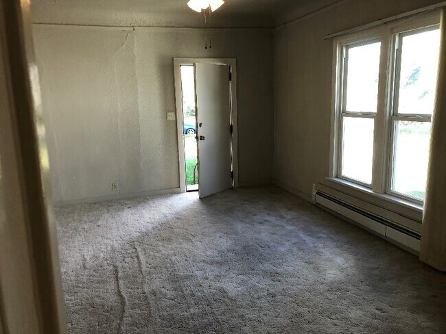 Photo - 746 Cook Ave