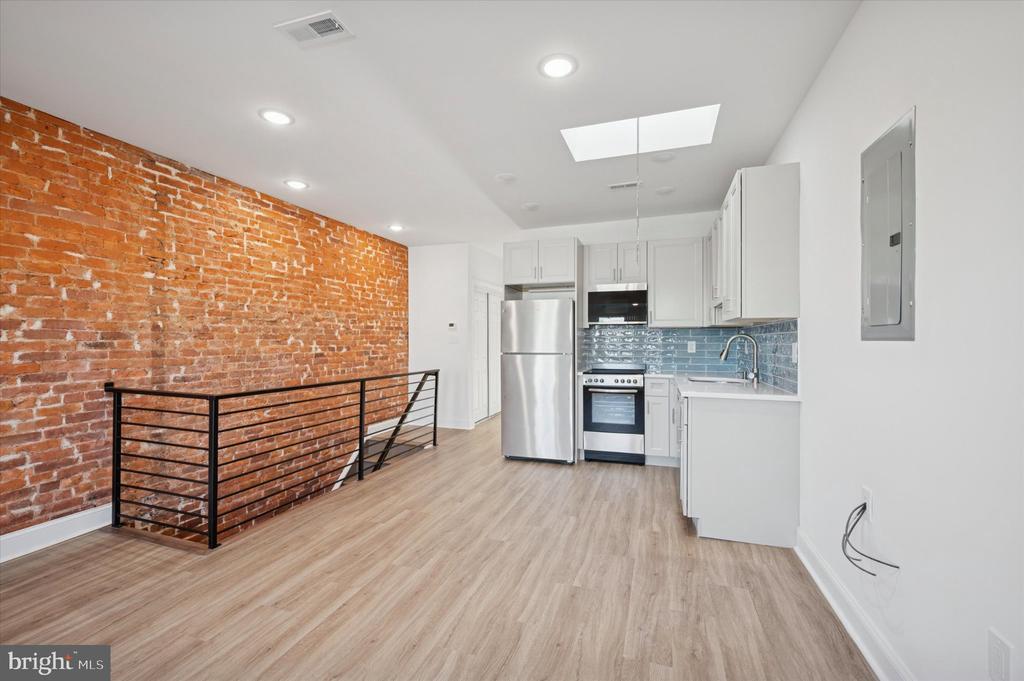 Photo - 5644 Blakemore St