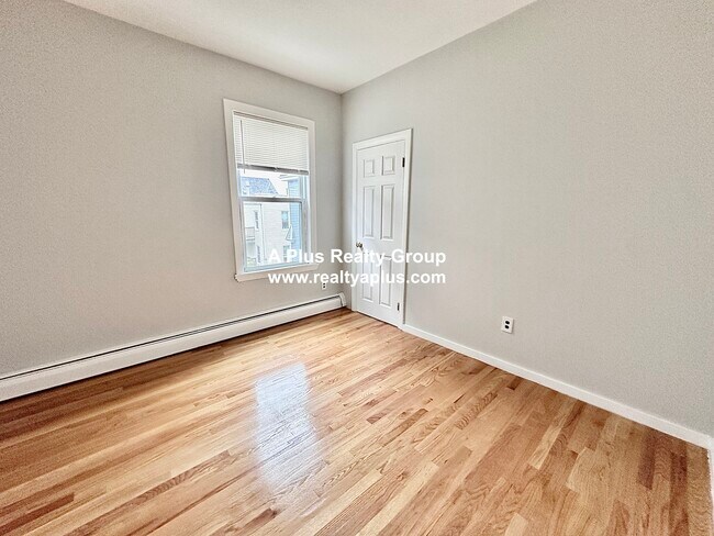 Photo - 5 Buckley Ave Unidad 3