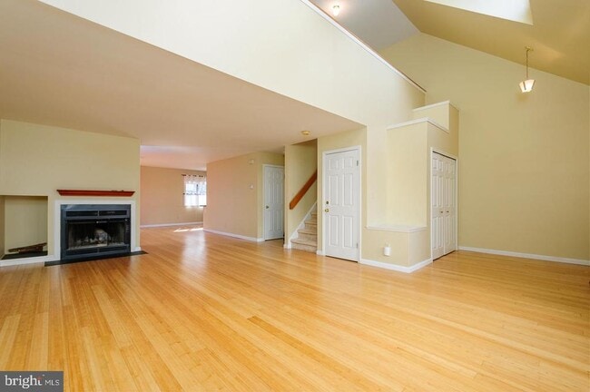 Photo - 18 Hanover Ct