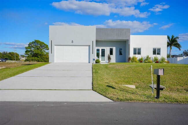 5 SW 26th Pl