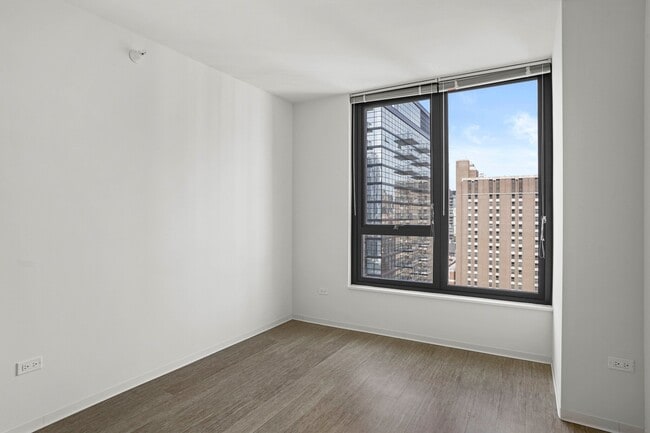 Photo - 159 W Superior St