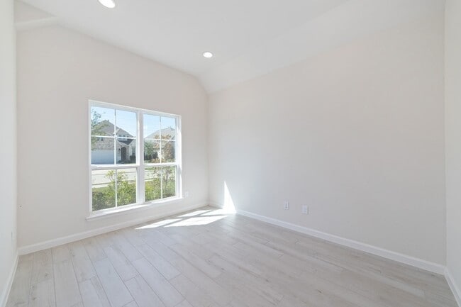 142 Amaranth Wy