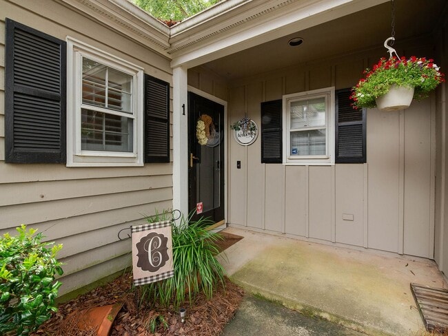 Photo - A picture perfect cottage home ready for you with community pool!