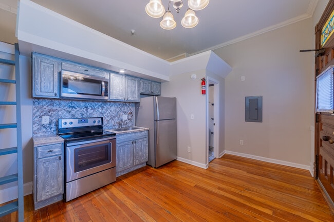 Photo - Victorian Village Apartments