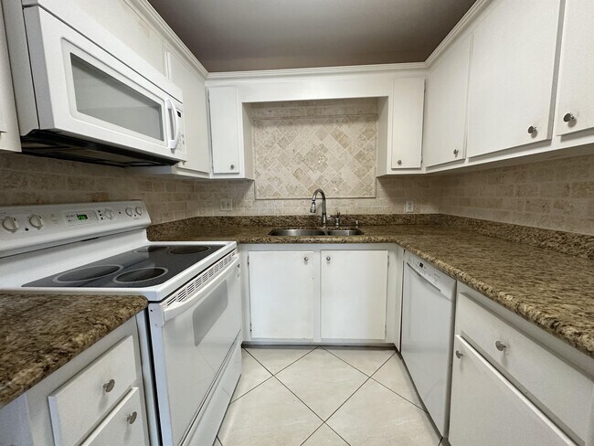 Photo - 5961 N Falls Cir Dr