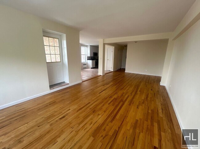 Photo - GRAND CENTRAL PARKWAY Unidad 3B