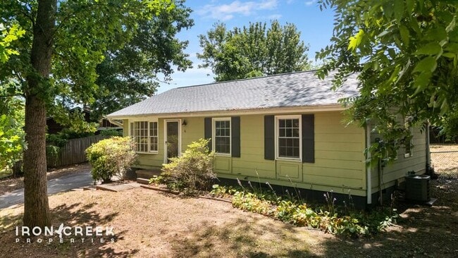Photo - 16 King Arthur Pl