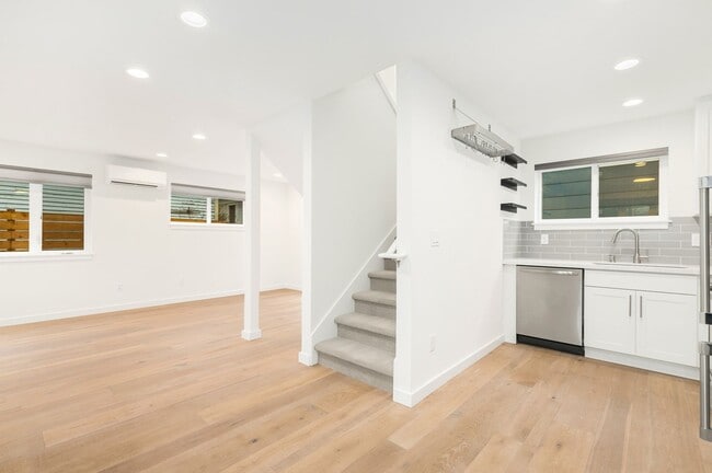 Photo - Newer 2 Bedroom Home in the Phinney Area