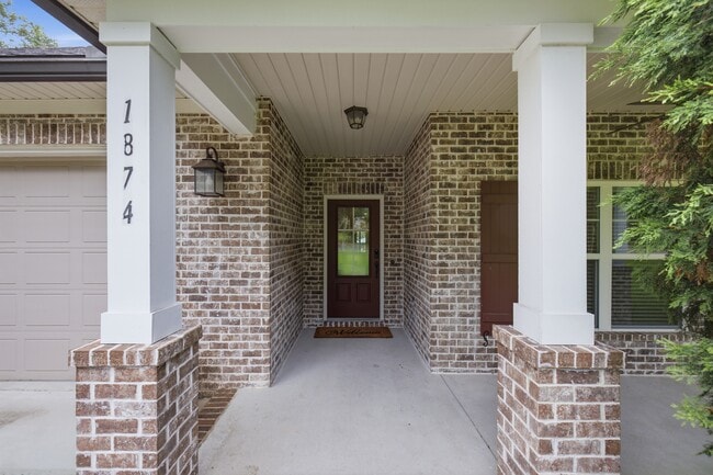 Photo - 1874 Edge Ave