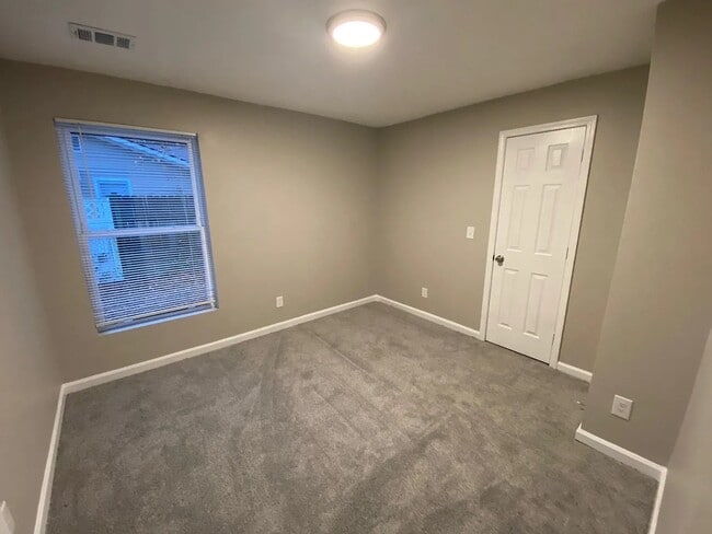 Photo - 205 Wendan Way