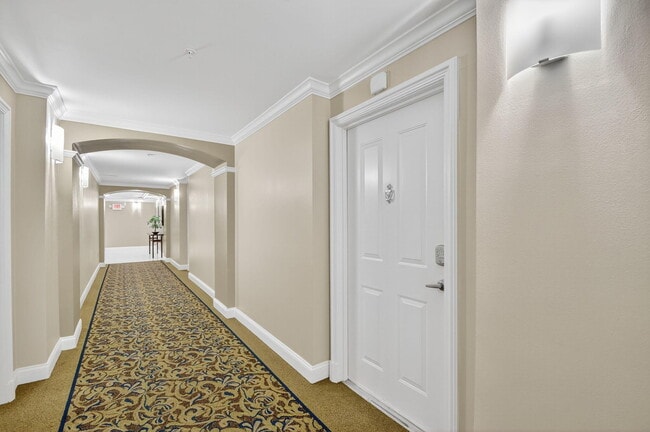 Building Photo - 600 S Dixie Hwy Unit 251 Rental