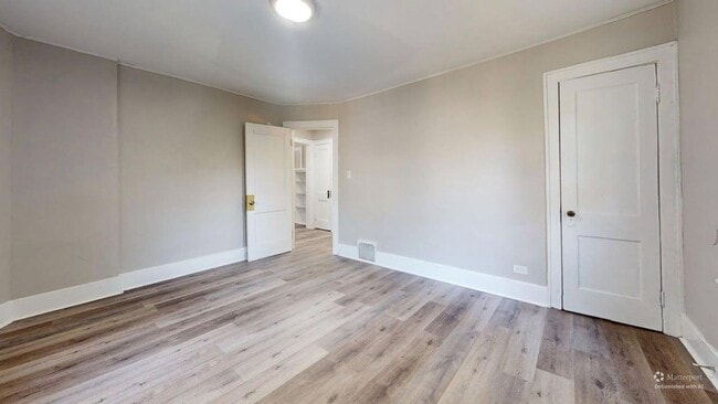 Photo - 294 Madison Ave Unidad 294 Madison - 2nd Fl